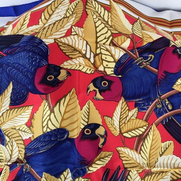 HERMÈS silk twill scarf, LES PERROQUETS - Picture 4 of 7